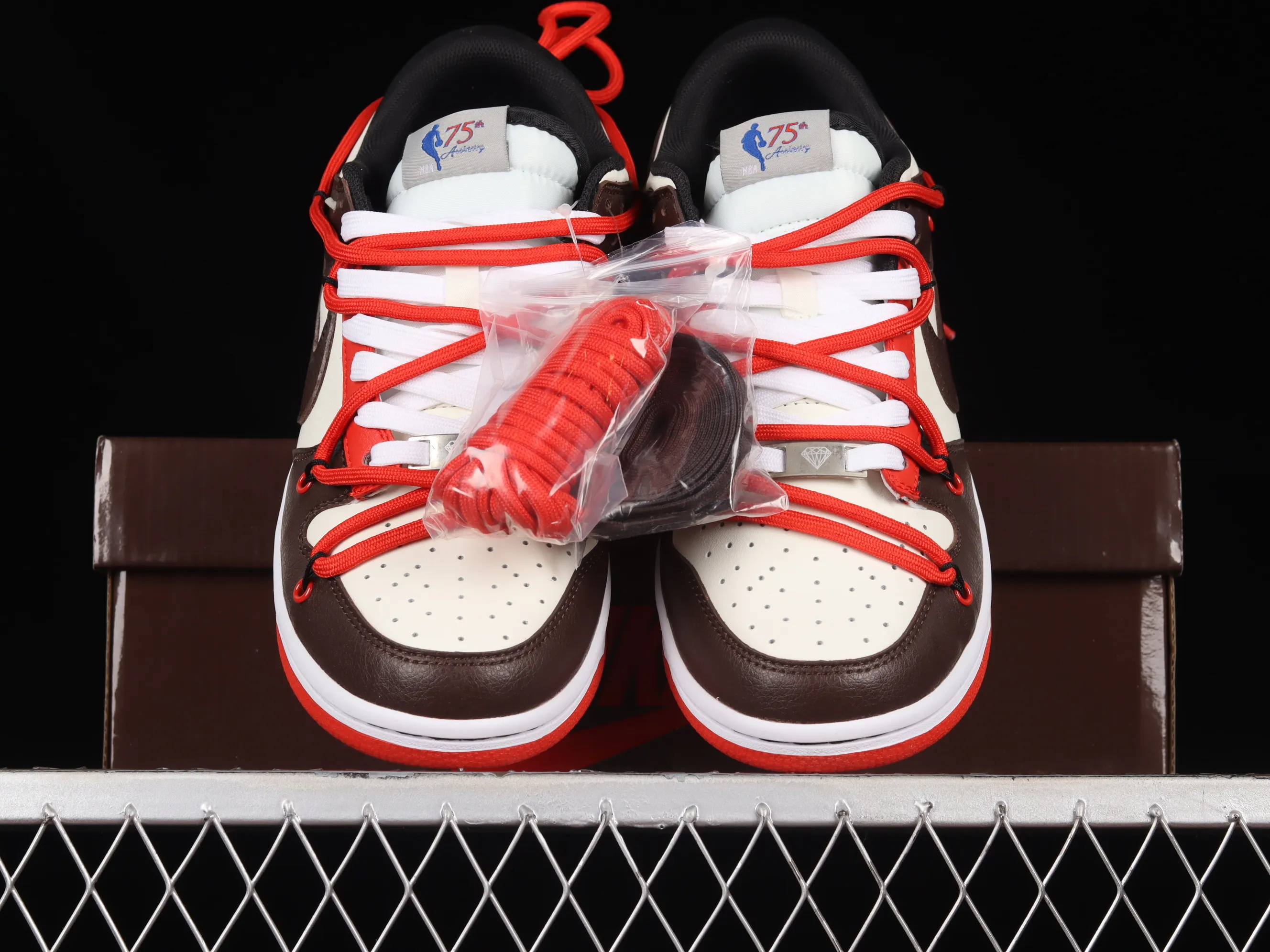 All categories Nk SB Dunk series Nk SB Dunk Low low-top sneakers Nk Dunk Low Valentine's Day LOVE customized version of deconstructed strap casual sneakers DD3363-100